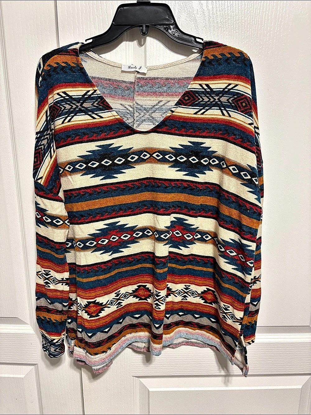 Lovely J Geometric Sweater in Blue & Red Size Large